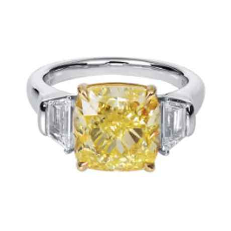 High Jewelry Solitaire diamant jaune fancy intense coussin 6,14 ct