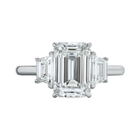 High Jewelry Solitaire trois pierres diamant taille émeraude 4,02 ct