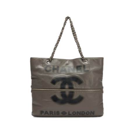 Chanel Large Expandable Paris London Tote, veau Grey, argenté
