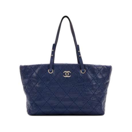 Chanel Large On the Road Tote, veau matelassé glacé Blue, argenté
