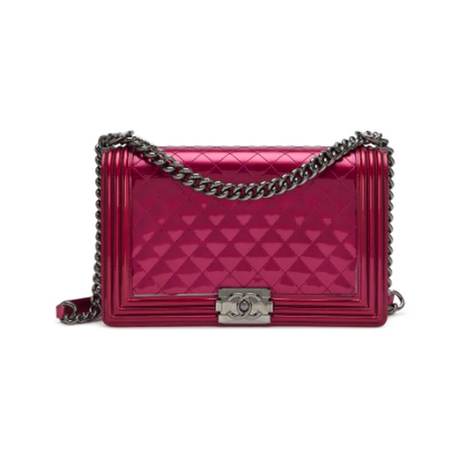 Chanel Medium Boy, cuir verni métallisé matelassé Fuschia New, argenté
