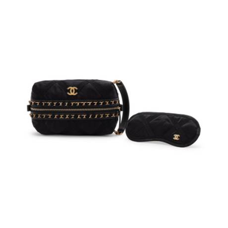 Chanel Pouch avec Sleep Mask, nylon Black, doré