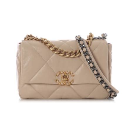 Chanel Small 19 Flap, agneau matelassé Beige