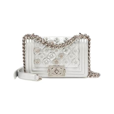 Chanel Small Boy, veau matelassé Silver Camellia Applique, argenté