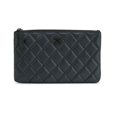Chanel Small O Case Pouch « So Black », agneau matelassé, noir