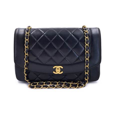 Chanel Vintage Medium Diana Flap, agneau matelassé Black, doré