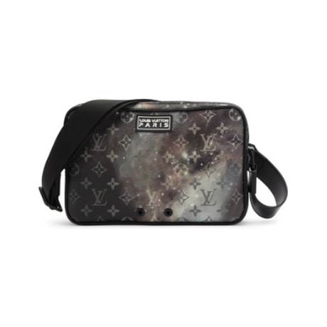 Louis Vuitton Messenger, toile Monogram Galaxy enduite Gray Alpha, Black Hardware
